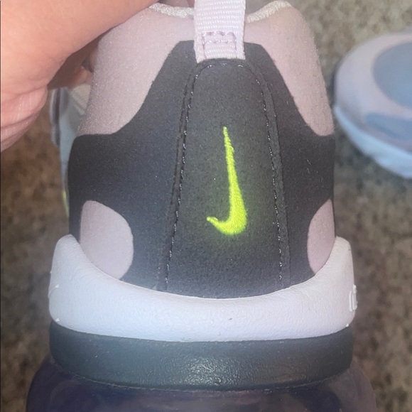 Nike Air 270 React Grey Purple Sneakers - Picture 3 of 4